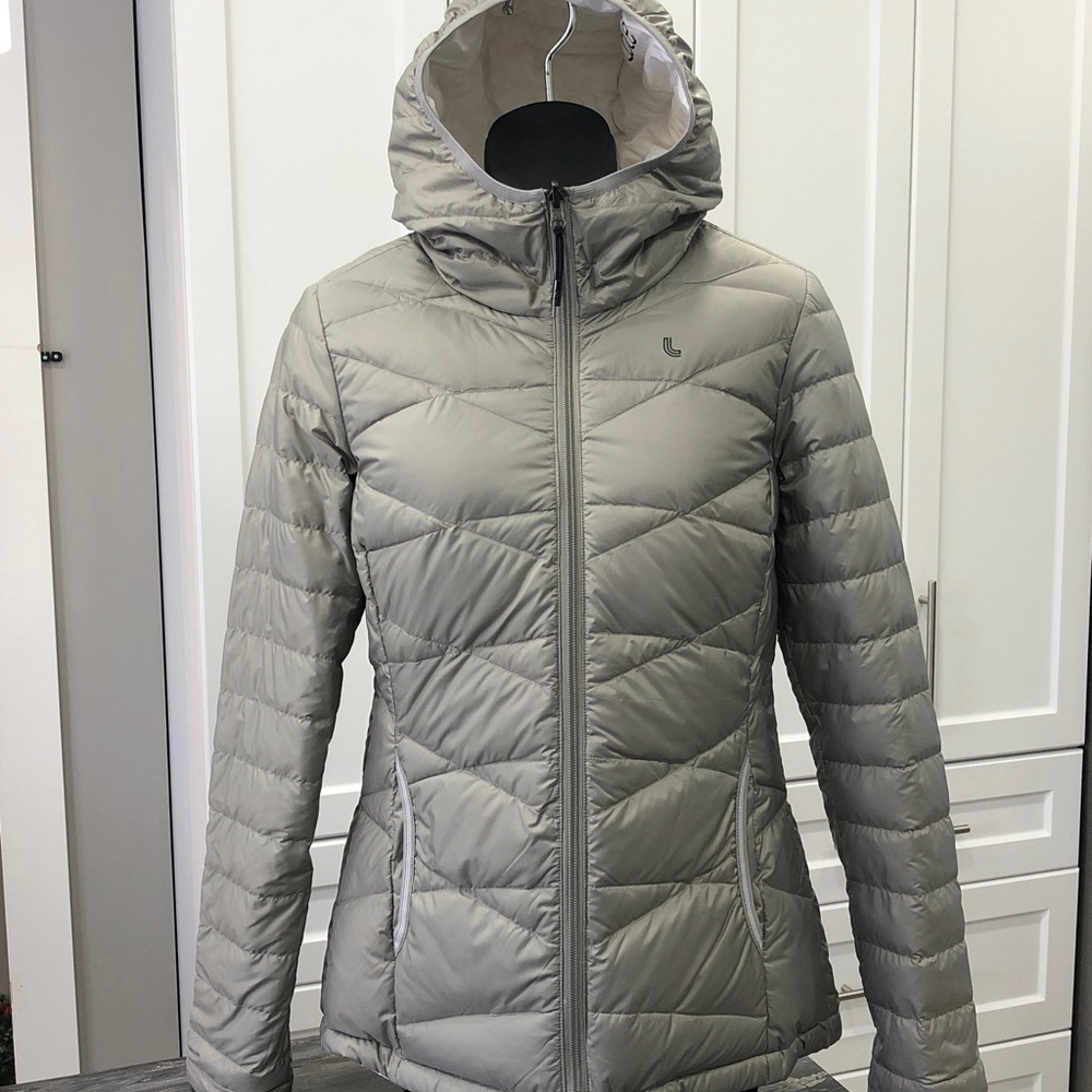 Lolë Reversible Gray/White Puffer Jacket with Hood – Woman's – XS - Picture 7 of 16